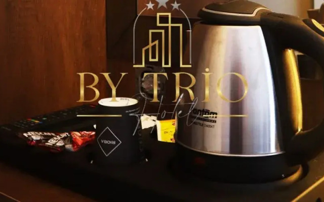 By Trio Hotel