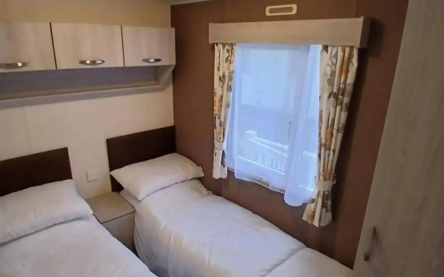 Delightful 2 Bedroom Caravan Manor Park Hunstanton