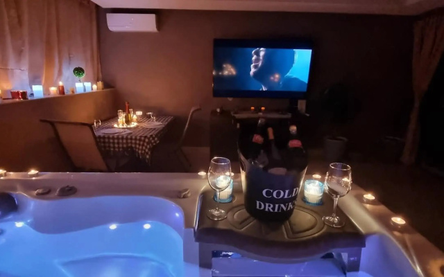 Jacuzzi Home