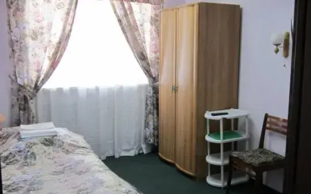 Малахит (бывш. Гостиница при комбинате Свеза)