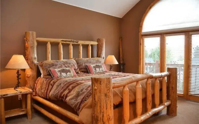 Elk Ridge Townhomes Unit 422 by RedAwning