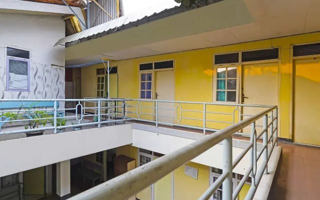 OYO Life 92694 Kost Nino