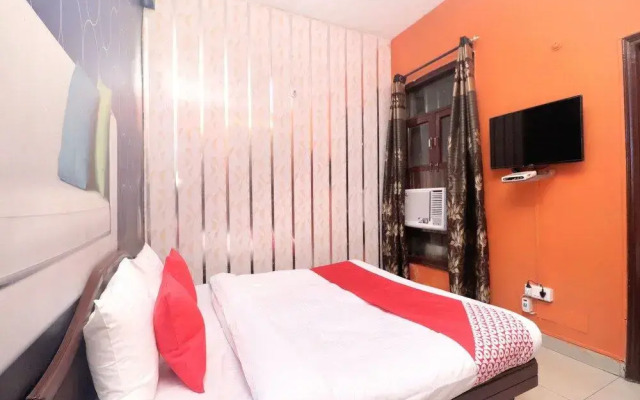 OYO 14876 Hotel Samrat