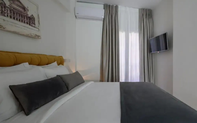 Acropolis Grand Apartment