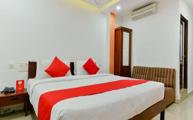 OYO 16711 Malabar Plaza Inn