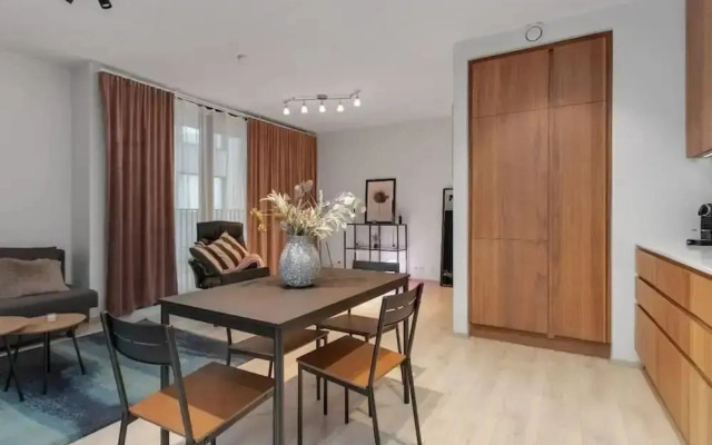 Premium Downtown Queen Apartment KARTULI
