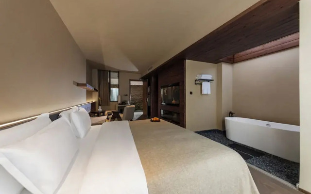 Shangri-La Homestay Designer B&B
