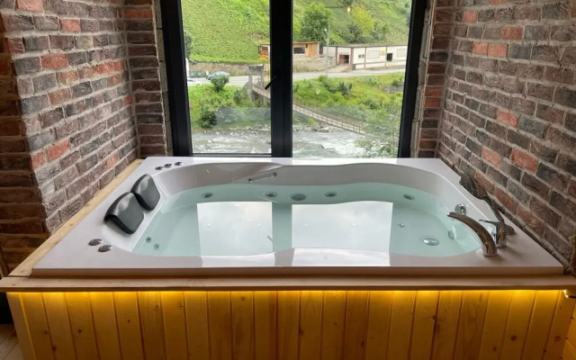 Riverside Suite & Bungalow