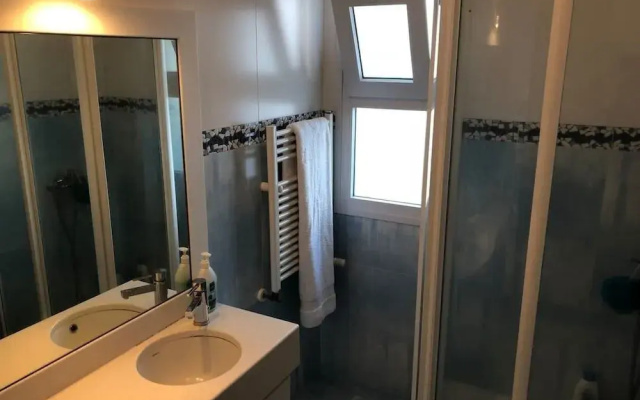 Pdelgada 3-bed House, Sleeps 6, Parking & Sea View