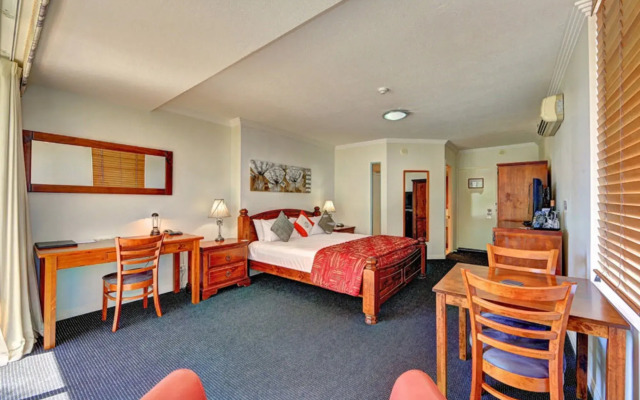 Burnett Riverside Hotel