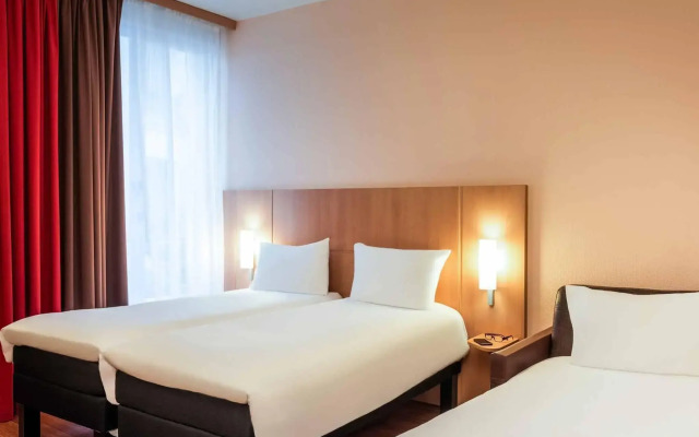 Mercure Paris Butte Montmartre Basilique