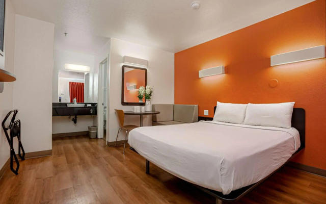Motel 6 Temecula, CA - Historic Old Town