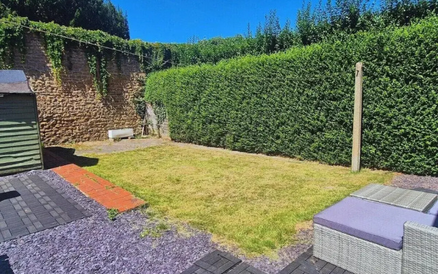 Cosy 2BR House on Quiet Street