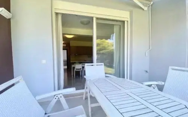 EllinFos ApartHotel