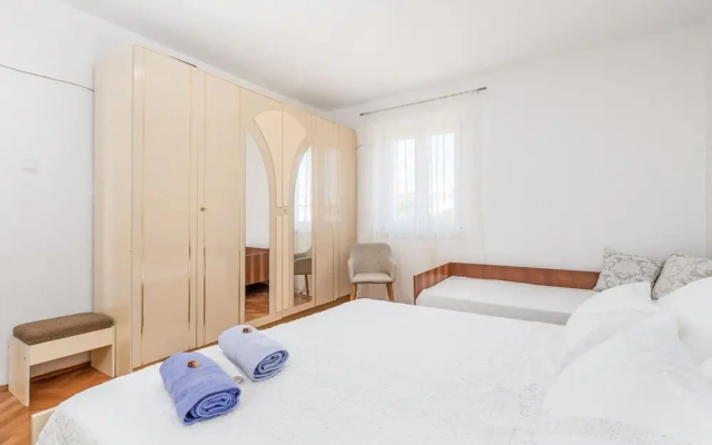 Nice Home in Povljana With Wifi and 2 Bedrooms