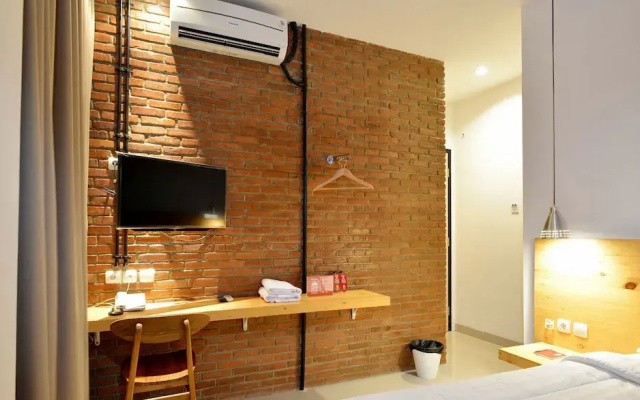 ZEN Rooms Near Mall Buaran