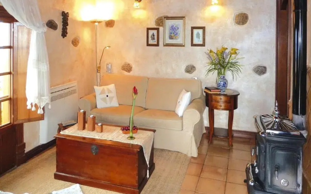 Seaview Holiday Home for 4