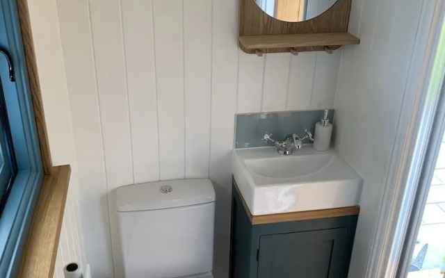 St. Kew Shepherd Huts