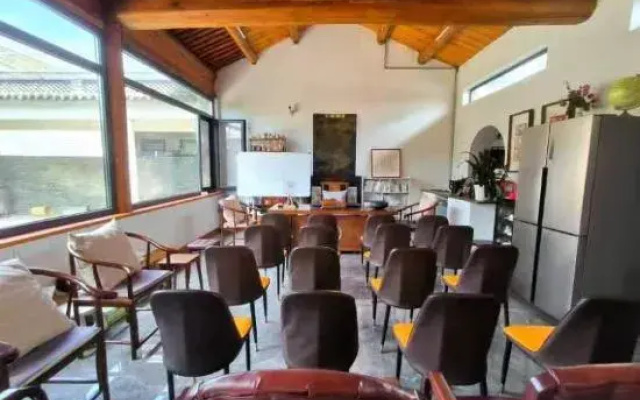 Earth Museum • Artist DIY Homestay (Beijing Badaling Great Wall & Zhan Tianyou Memorial Hall)
