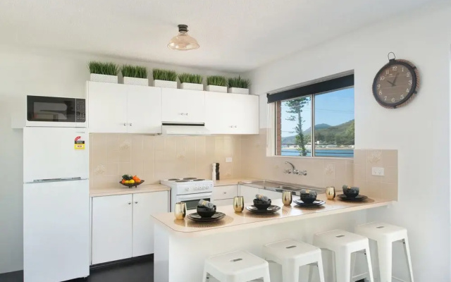 Shoal Towers, Unit 4/11 Shoal Bay Road
