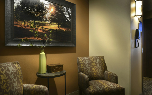Hotel Maison Yakima Tapestry Collection by Hilton
