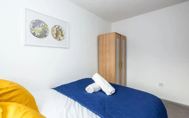 Cosy 2-bed House! Dagenham! Free Parking