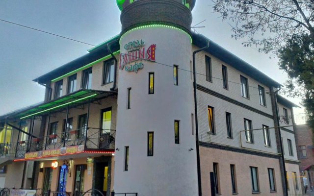 Гостиница Башня в Кисловодске 9 отзывов об отеле, цены и фото номеров - забронировать гостиницу Башня онлайн Кисловодск вид на фасад