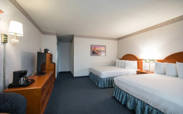 Nob Hill Motor Inn