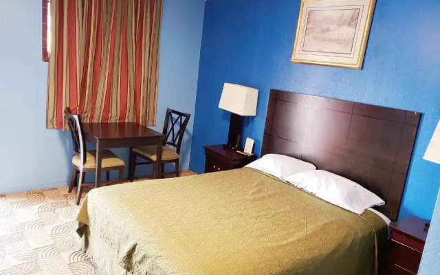Trade Winds Motel