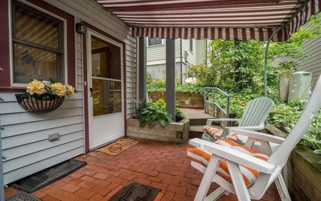 Garden Grove 2 Bedroom Home by RedAwning