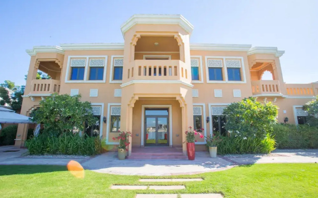 Prvt Pool Beach in Luxury Palm Jumeirah Villa