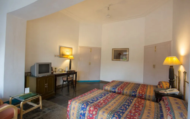 Shikarbadi Hotel