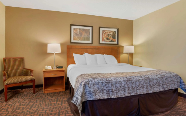 Best Western Louisville East Inn & Suites