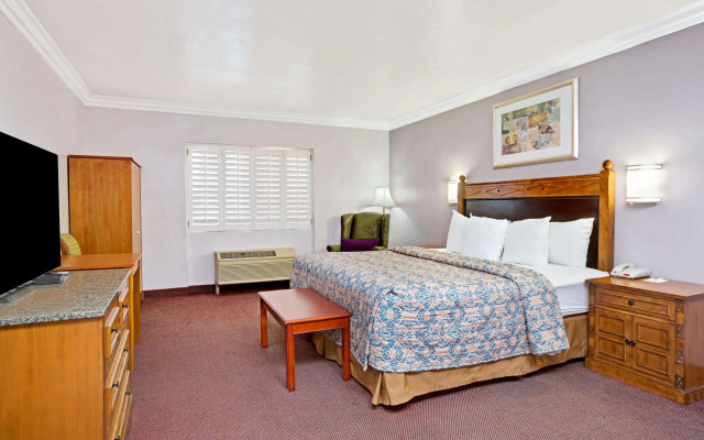 Days Inn by Wyndham West Covina