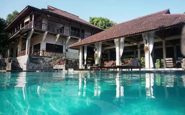 Schitzo Hills Forest Resort