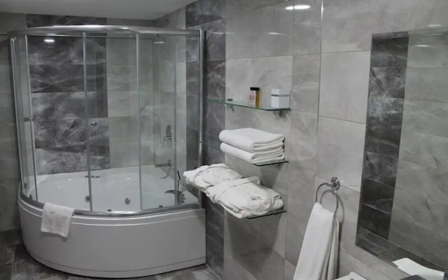 Manhattan Hotel