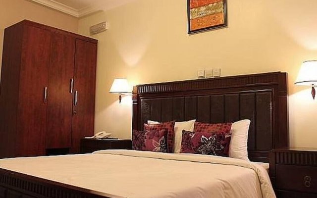 Отель Adsuit Hotel Calabar Нигерия, Калабар - отзывы, цены и фото номеров - забронировать отель Adsuit Hotel Calabar онлайн комната для гостей