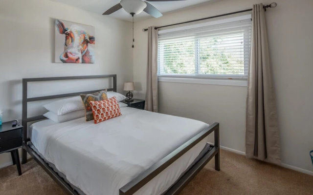 Spacious 4BR Townhouse by WanderJaunt