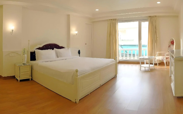 Hotel Magenta