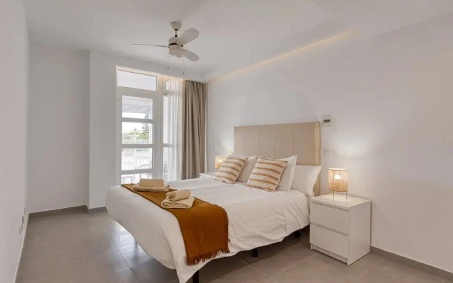 Apartment in Playa de Mogan With Sea Views