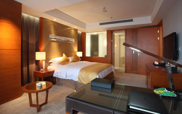 Noble Crown Hotel