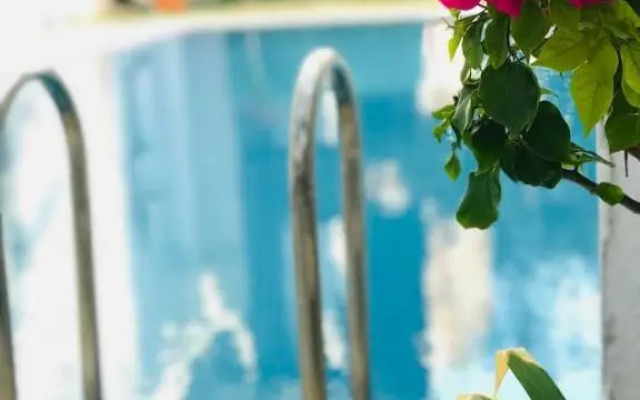 Cesme Life Otel