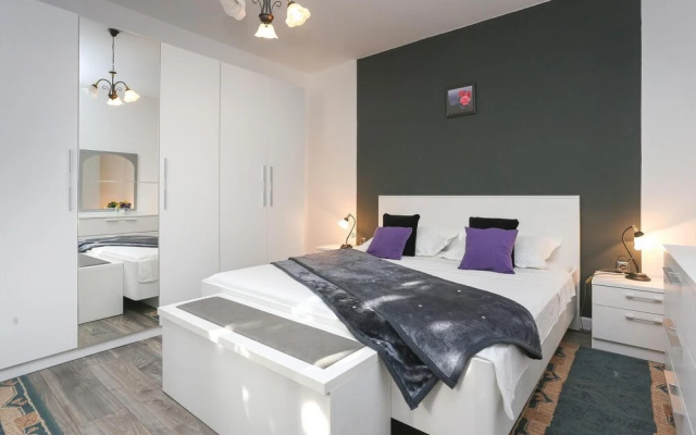 Stunning Home in Gata With Wifi and 2 Bedrooms
