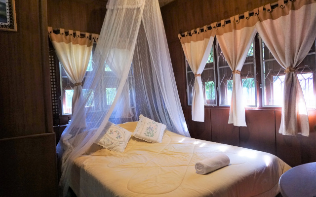 Bhupimarn Garden House By Zuzu