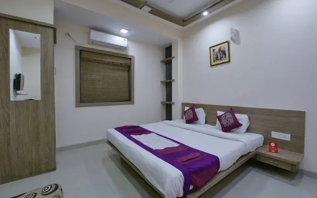 Shri Nivas Hotel