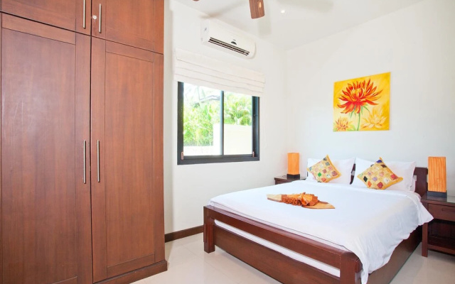 Villa Ploi Jantra 5 Bed Huge Holiday Home with Staff