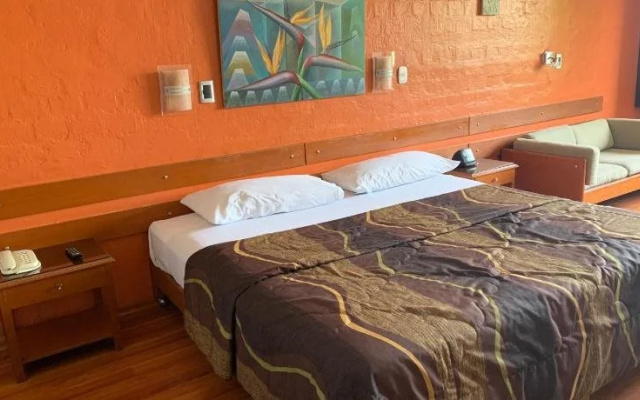 Hotel Holiday Suites