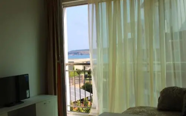 Sea Life Apartments Sinemorets