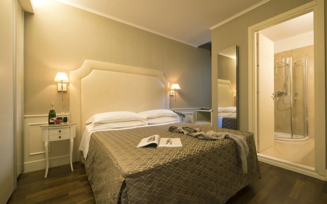 Отель Fenice Milano