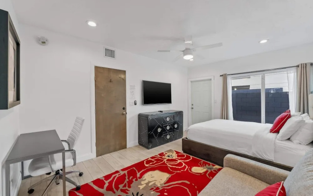 320-1 Las Olas Boulevard